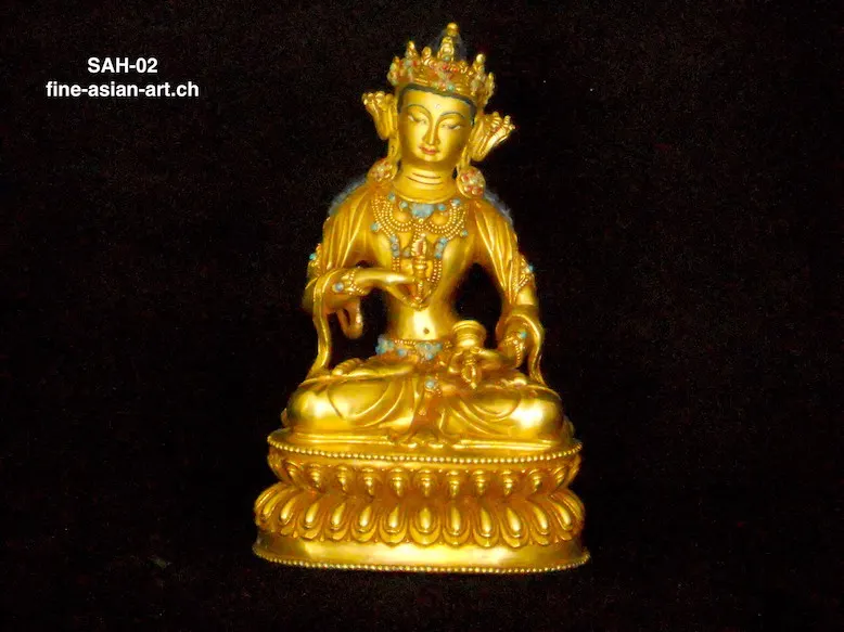 Vergoldeter gekrönter Vajrasattva mit Vajra und Glocke auf doppeltem Lotossockel