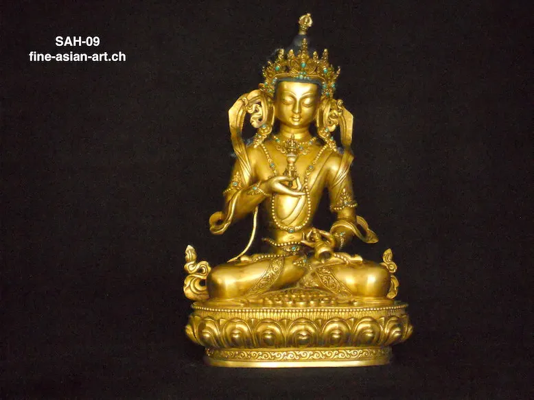 Vergoldeter gekrönter Vajrasattva mit Vajra und Glocke auf doppeltem Lotossockel